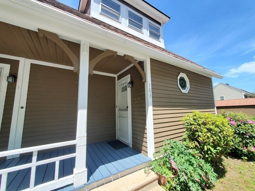 103 Green Hill Pkwy unit 2, Worcester, MA 01605 - photo 1