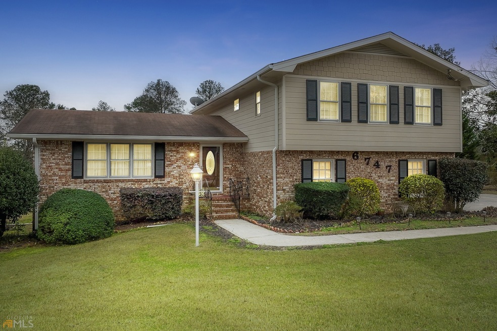 6747 Chaparral Dr, Lithonia, GA 30038 - photo 1