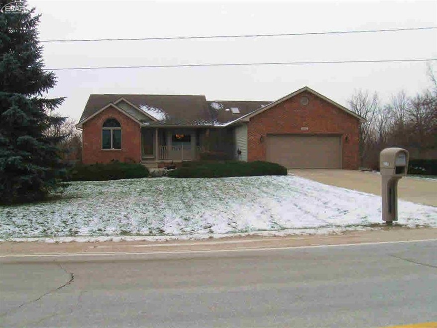 9553 Hill Rd, Swartz Creek, MI 48473 - photo 1