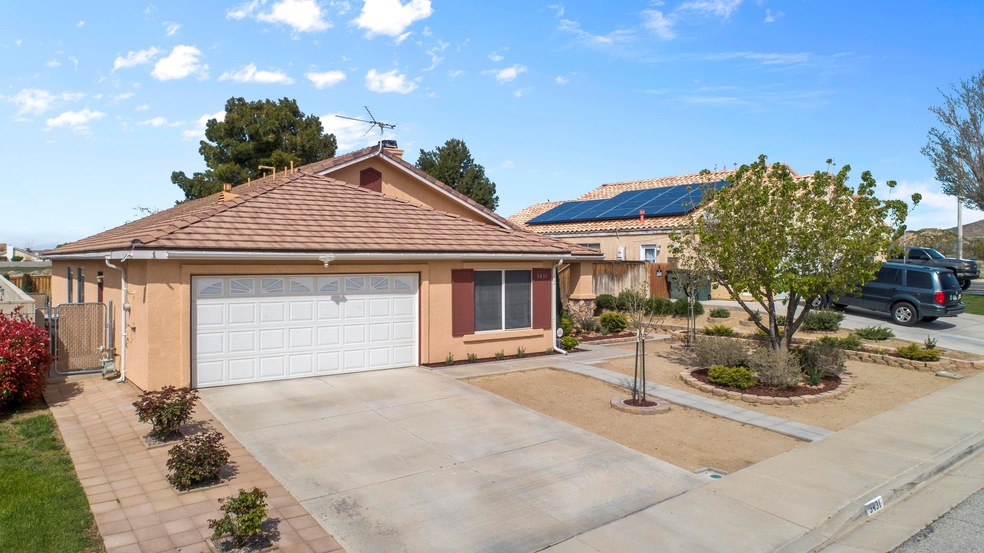 3431 Huron Dr, Rosamond, CA 93560 - photo 1