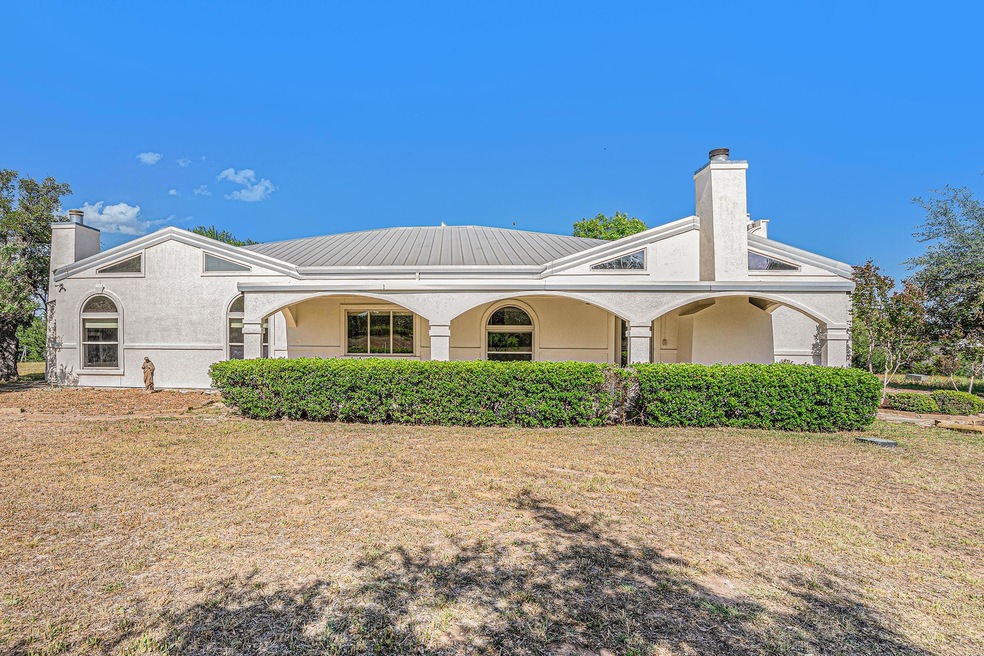 102 Lantana Dr, Granbury, TX 76049 - photo 1