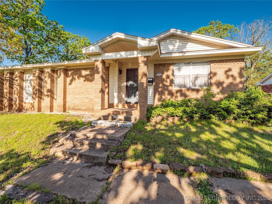 1800 Cardinal Ln, McAlester, OK 74501 - photo 1