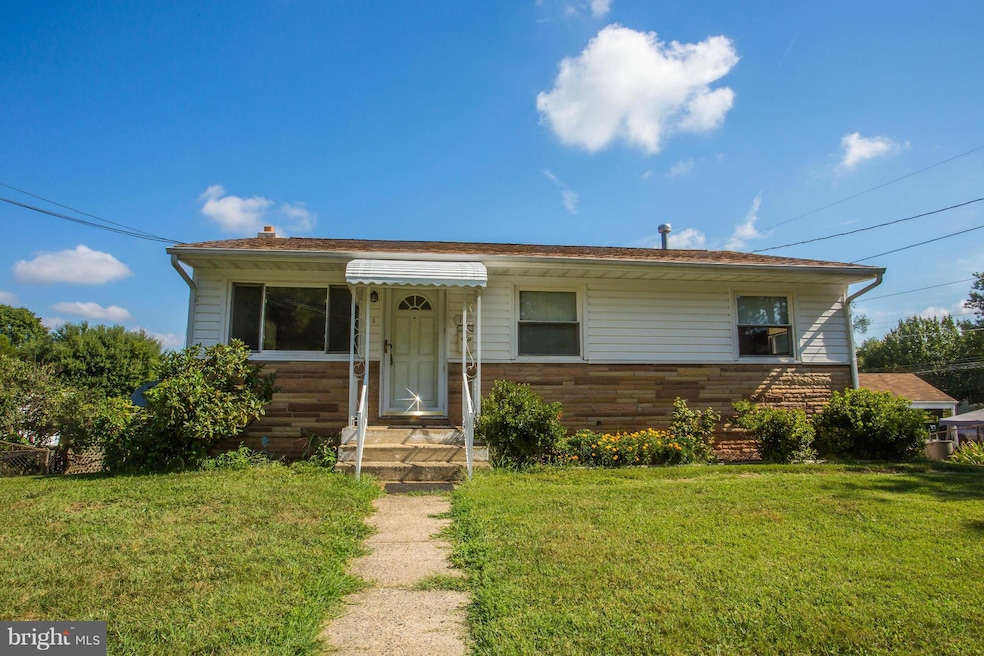 131 Yost St, Manassas Park, VA 20111 - photo 1