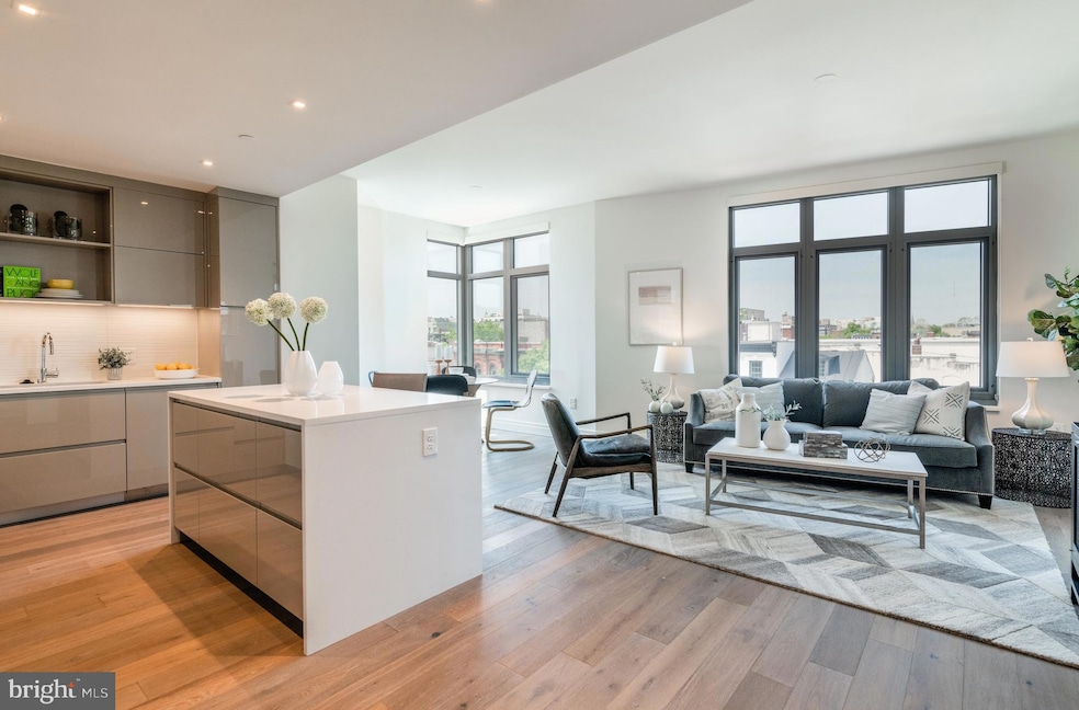 For Sale $969,900 • Co-Listing Agent