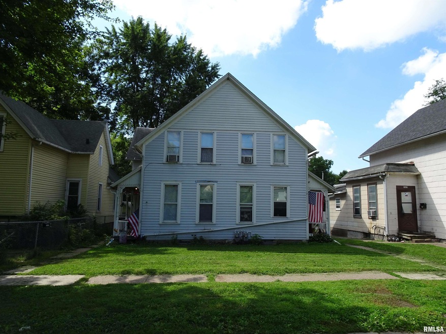 1521 W 6th St, Davenport, IA 52802 - photo 1