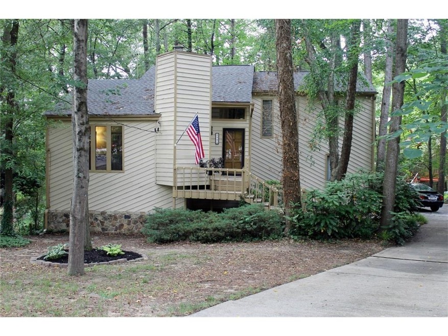Beautiful cedar sided contemporary on a quiet Cul-