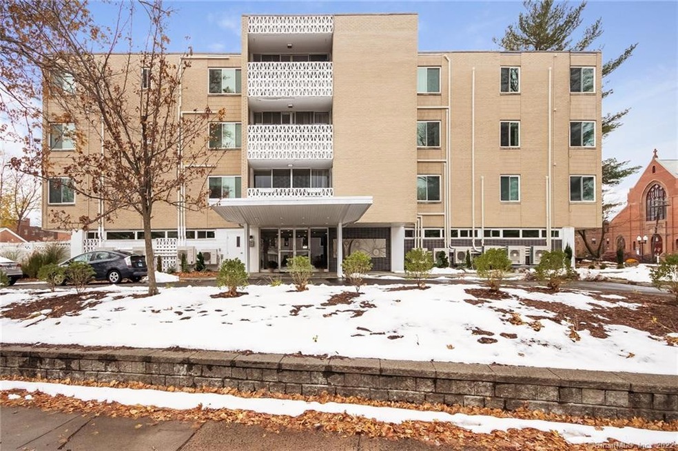 5 Bishop Rd unit 106, West Hartford, CT 06119 - photo 1