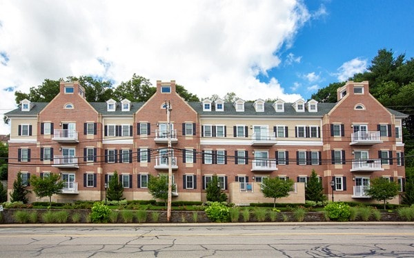 245 Cambridge St unit 302, Burlington, MA 01803 - photo 1