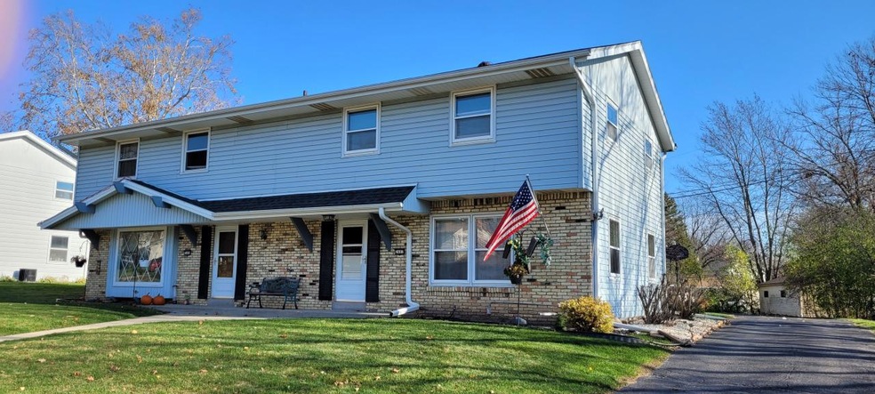 2407 Saratoga Rd unit 2409, Waukesha, WI 53186 - photo 1