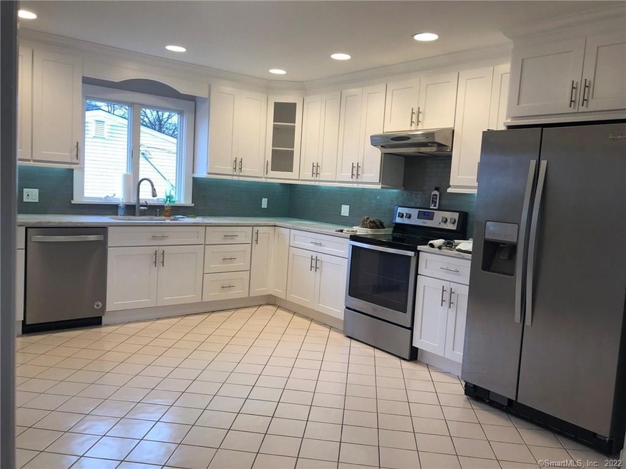 88 Mcmullen Ave unit 2, Stamford, CT 06902 - photo 1