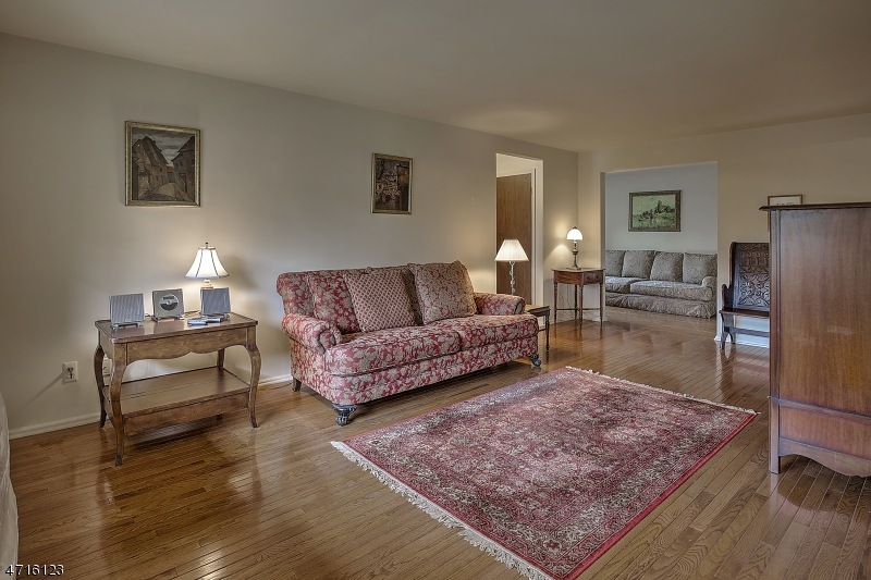 25 Canterbury Rd, Chatham, NJ 07928 - photo 1