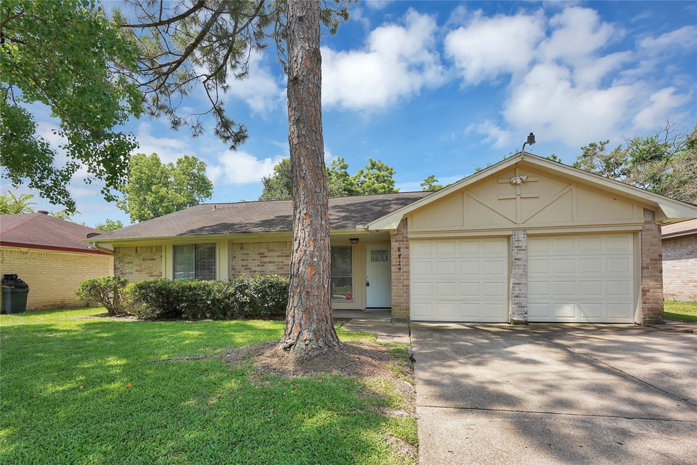 6815 Feather Creek Dr, Houston, TX 77086 - photo 1
