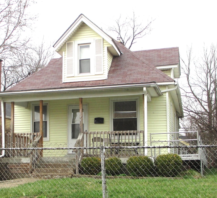1044 E 13th.JPG