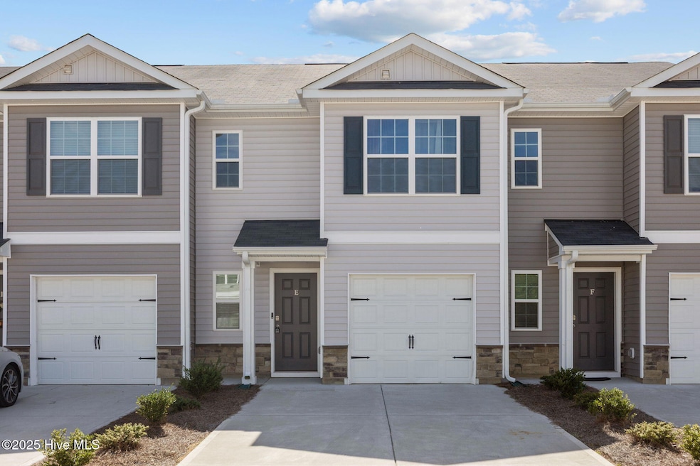 3101 Tatlock Way unit E, Greenville, NC 27834 - photo 1