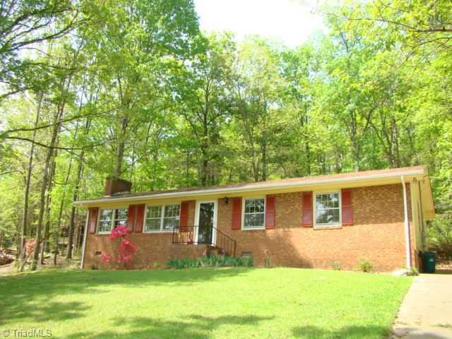 1070 Cliffwood Dr, Asheboro, NC 27205 - photo 1