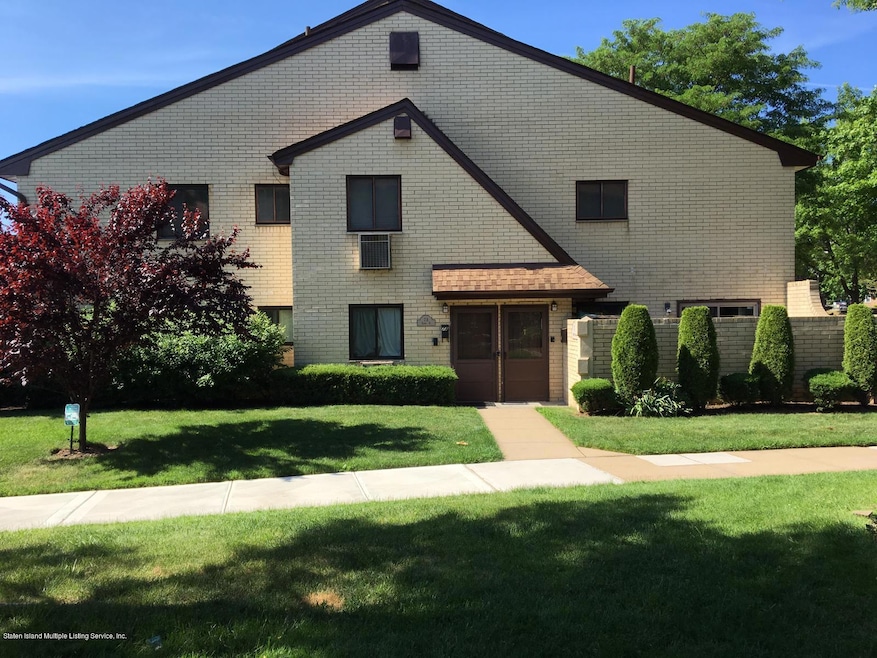 Elmwood Park Condos unit A, Staten Island, NY 10314 - photo 1