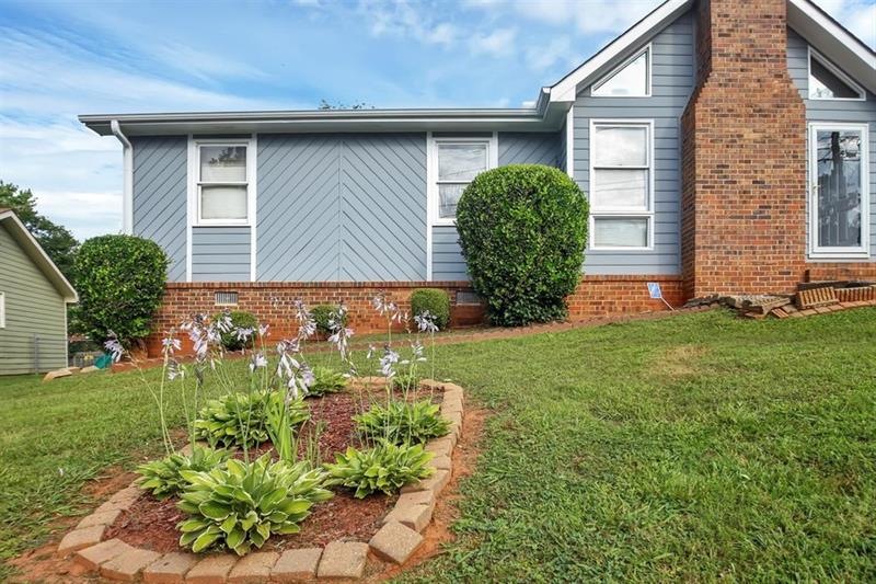 2073 Marbut Ln, Lithonia, GA 30058 - photo 1