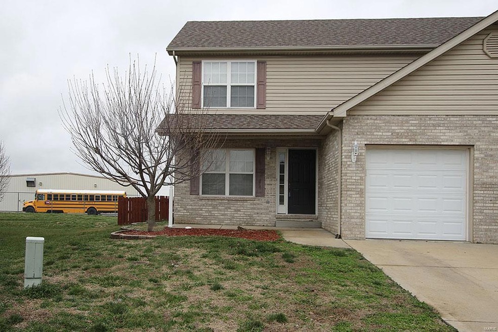 229 Alamosa Dr, Freeburg, IL 62243 - photo 1