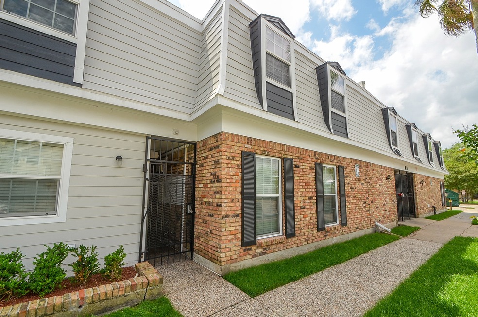 1419 Hawthorne St unit 23, Houston, TX 77006 - photo 1