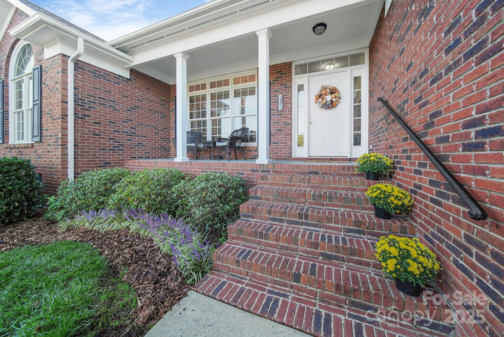 Under Contract $535,000