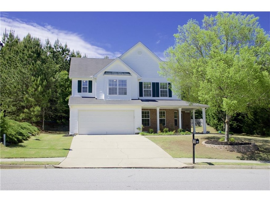 Beautiful renovated home in Buford close to Lake L