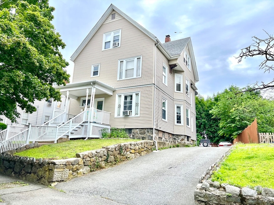 Sold $900,000 • Co-Listing Agent