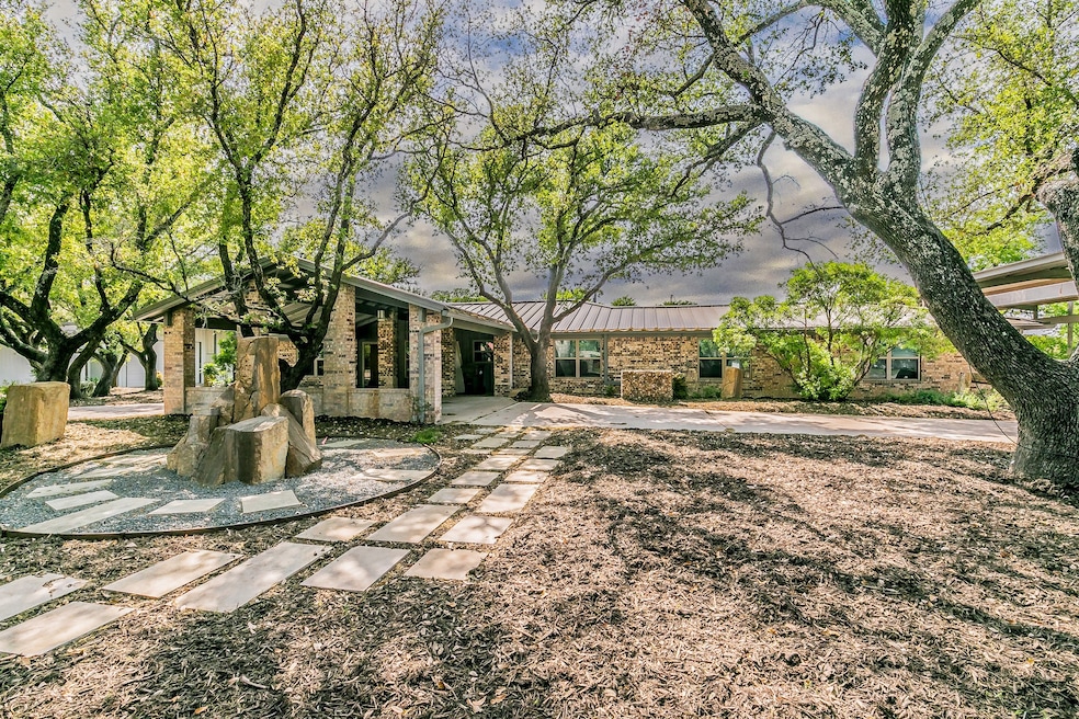 For Sale $1,650,000 • Co-Listing Agent