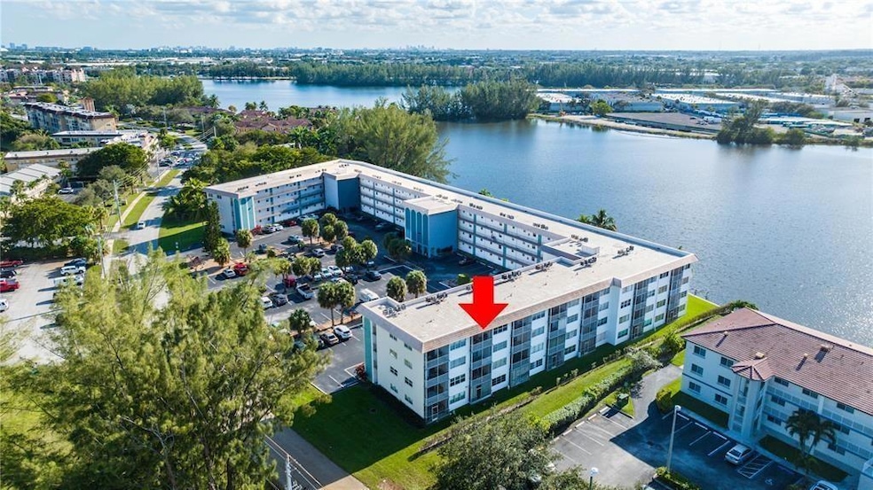 Wincast Arms North Condominiums unit 421, Deerfield Beach, FL 33064 - photo 1