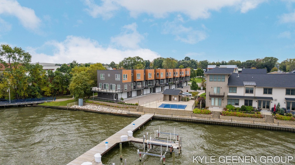 377 Macatawa Pk, Holland-12