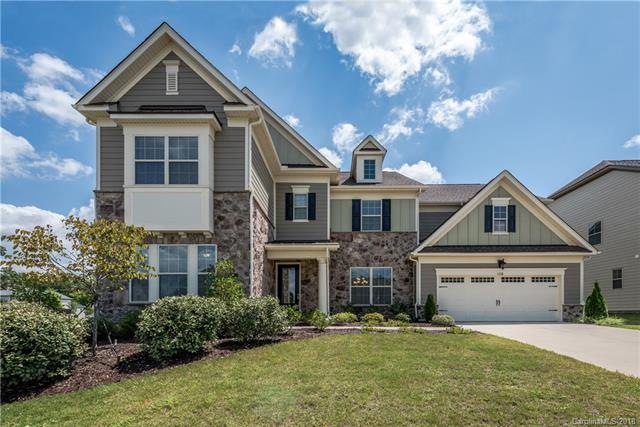 Gorgeous Curb Appeal!