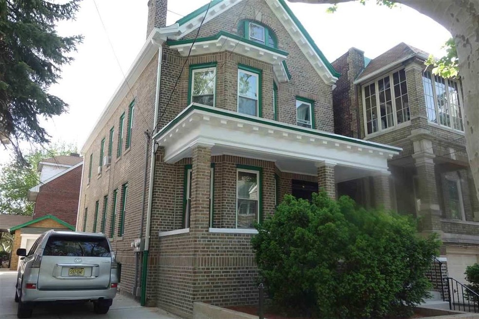 57 Highwood Terrace unit 2, Weehawken, NJ 07086 - photo 1