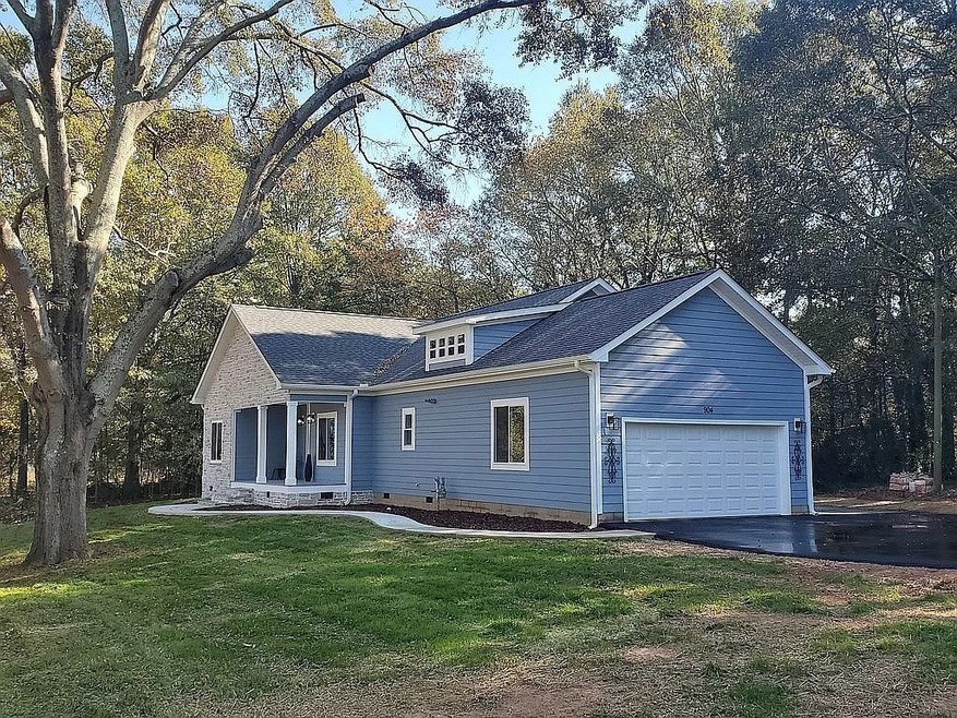 904 Cherry St, Pendleton, SC 29670 - photo 1