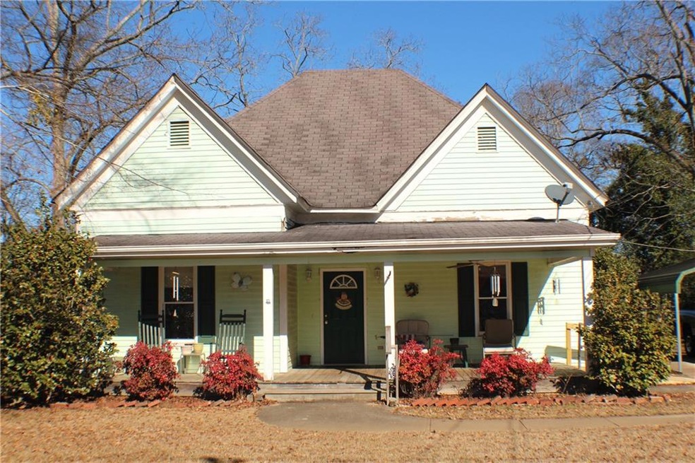 View of front of home featuring a porch