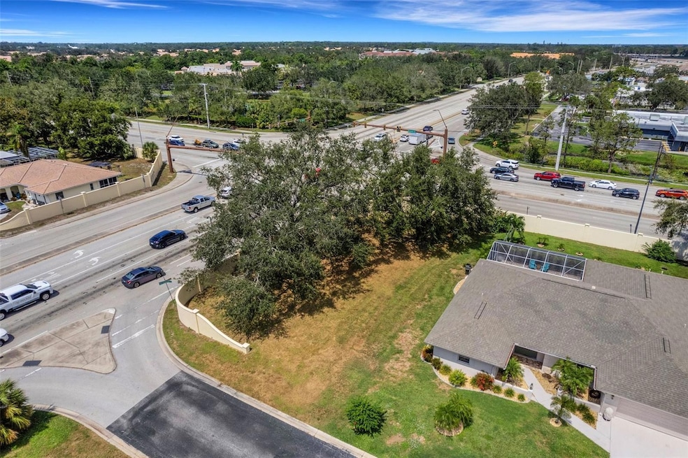 1101 N Cypress Point Dr, Venice, FL 34293 - photo 1