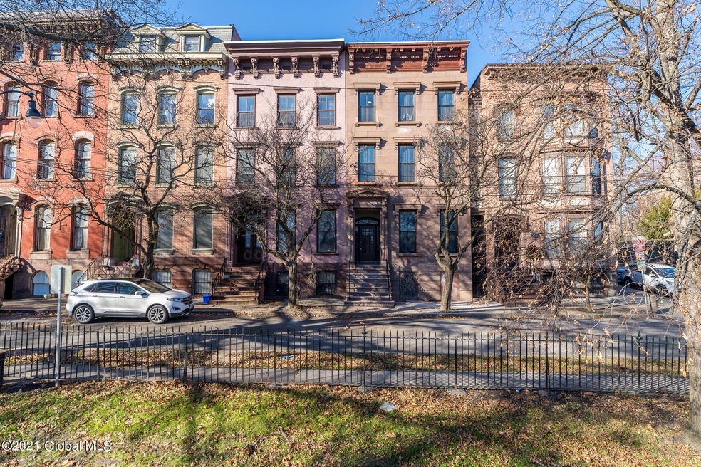 10 Hall Place unit 3, Albany, NY 12210 - photo 1