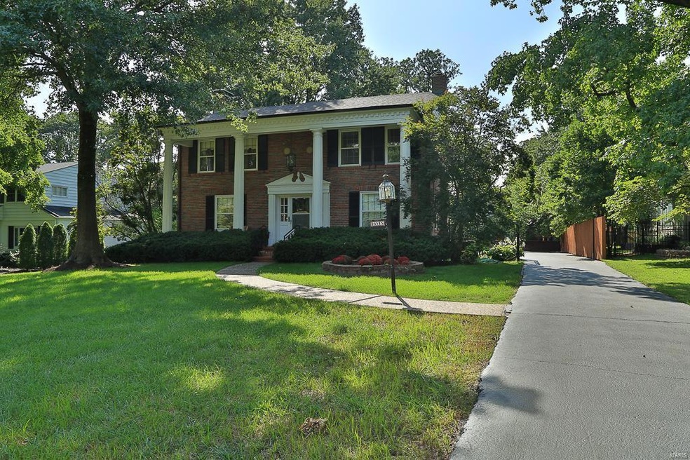 Welcome home to 59 Pointer Lane in sought after La