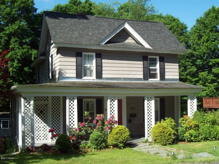 314 Highland St, Hawley, PA 18428 - photo 1