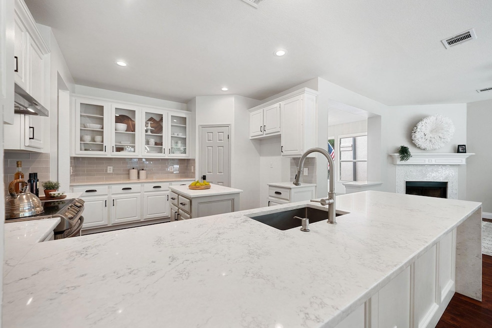 11804 Watercrest Ct, Austin, TX 78738 - photo 1