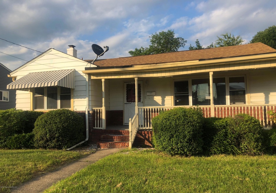 210 Center St, Taylor, PA 18517 - photo 1