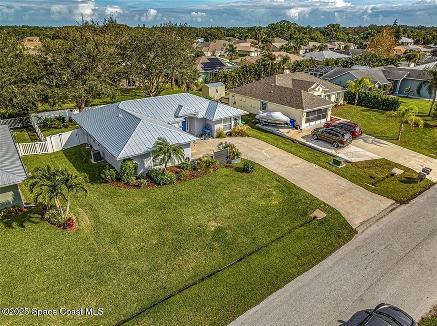 462 Biscayne Ln, Sebastian, FL 32958 - photo 1