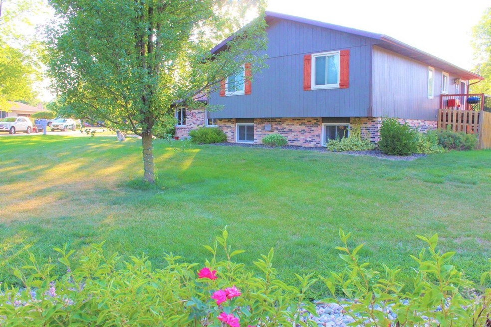 5821 W Skyline Dr, La Porte, IN 46350 - photo 1