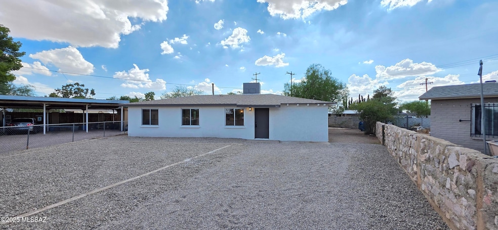 743 W Milton St, Tucson, AZ 85706 - photo 1