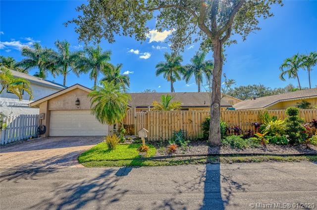 3/2 full 2 car Garage - with pool