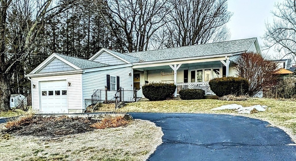 4 Lake Whittemore Dr, Spencer, MA 01562 - photo 1