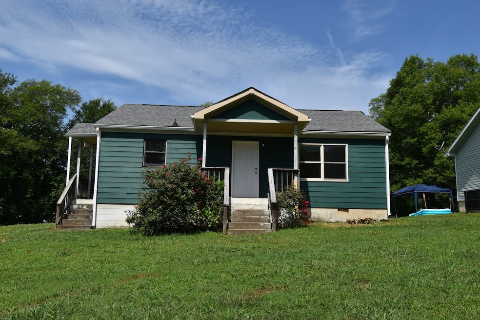 914 W Happy Hollow Dr, Clarksville, TN 37040 - photo 1