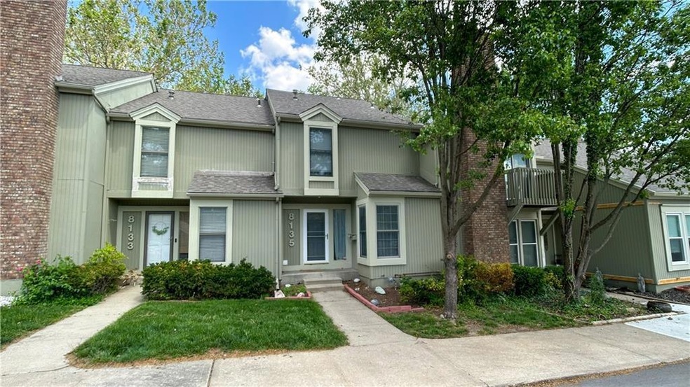 8135 Monrovia St, Lenexa, KS 66215 - photo 1
