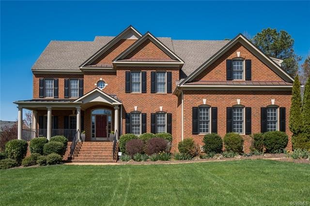 Immaculate transitional home (brick on 3 sisdes) o