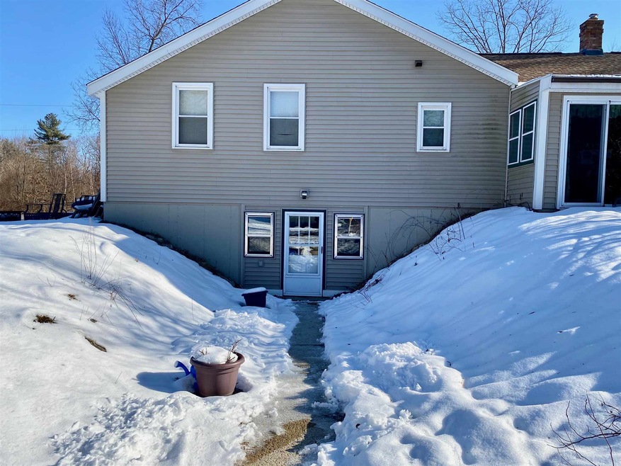 84 Hovey Rd unit B, Londonderry, NH 03053 - photo 1