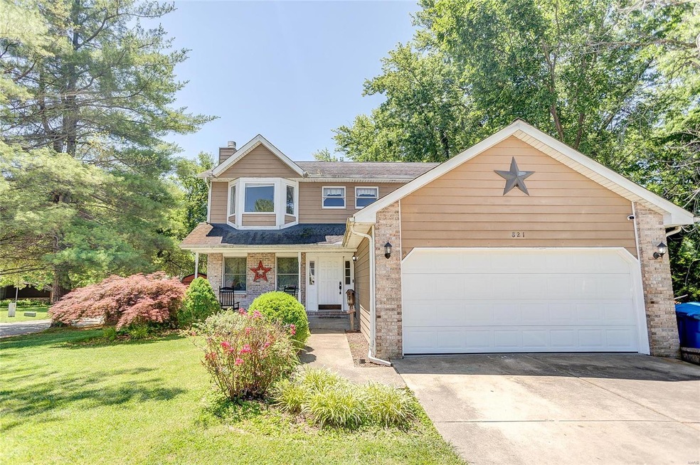 821 Robert Dr, Maryville, IL 62062 - photo 1