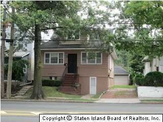 1323 Clove Rd, Staten Island, NY 10301 - photo 1